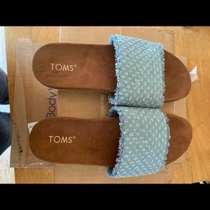 Toms Slides